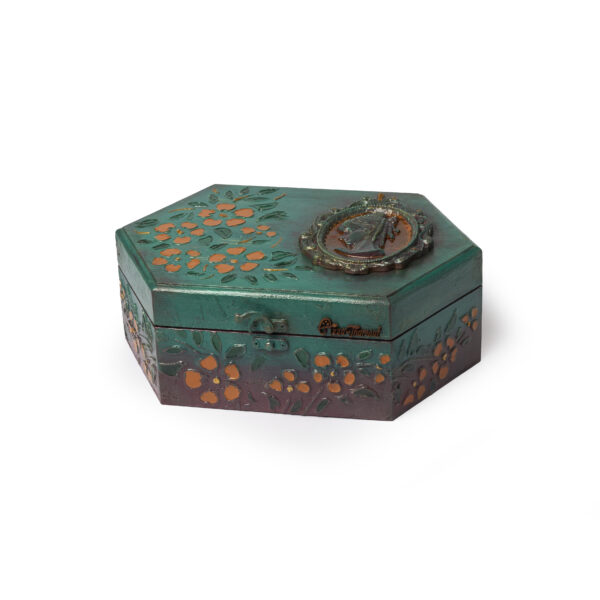Camay floral box
